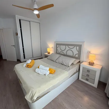 Seaside Paradise - 2 Bedroom With Ocean Views & Air Conditioning In Playa de San Juan (Tenerife)