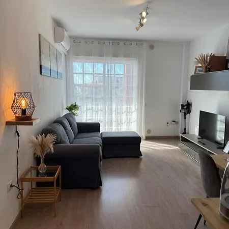 Apartment Seaside Paradise - 2 Bedroom With Ocean Views & Air Conditioning In Playa de San Juan (Tenerife)