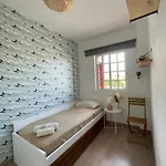 Seaside Paradise - 2 Bedroom With Ocean Views & Air Conditioning In 아파트 *