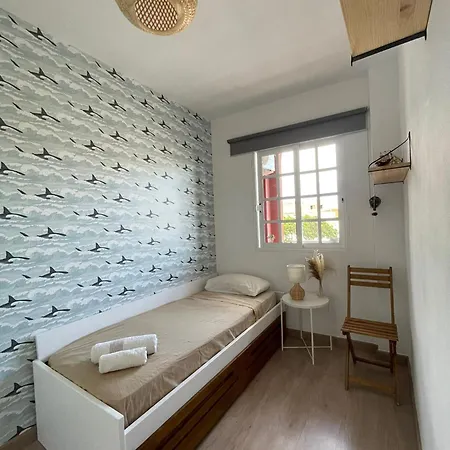Seaside Paradise - 2 Bedroom With Ocean Views & Air Conditioning In Apartmán *