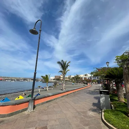 Seaside Paradise - 2 Bedroom With Ocean Views & Air Conditioning In Apartmán Playa de San Juan (Tenerife)
