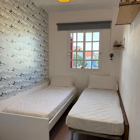 Seaside Paradise - 2 Bedroom With Ocean Views & Air Conditioning In Apartmán *