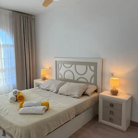 Apartment Seaside Paradise - 2 Bedroom With Ocean Views & Air Conditioning In Playa San Juan